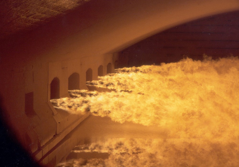 Glass furnace