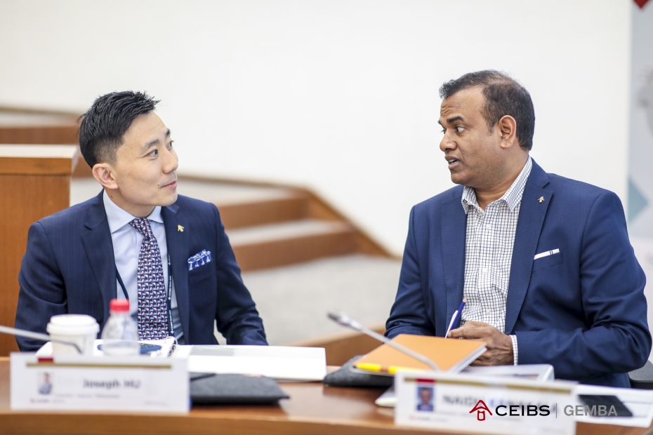 CEIBS alumnus Naidu Kanakala debating