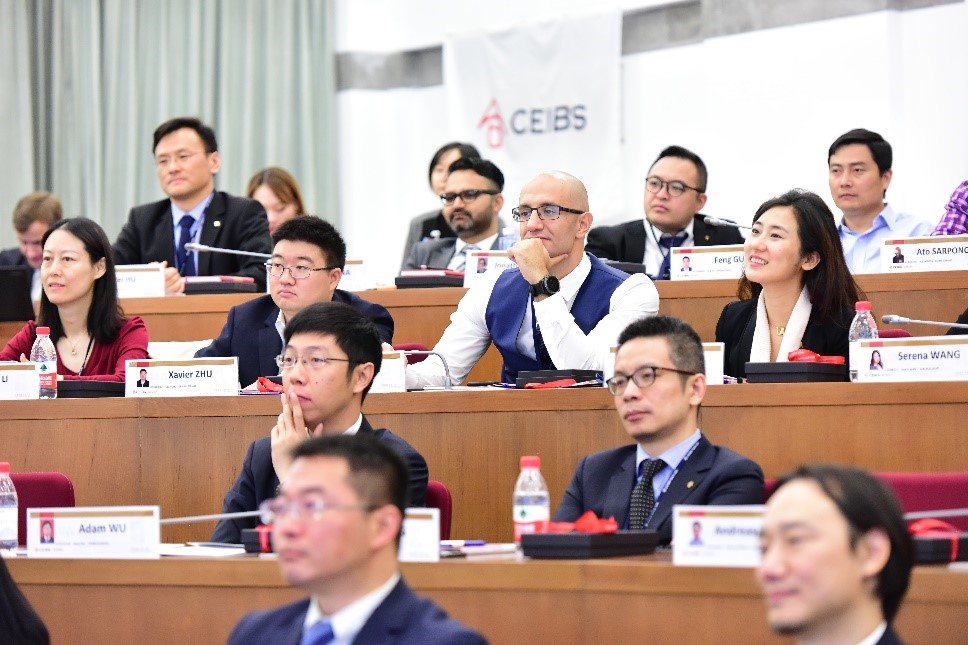 Ozan and his classmates during a Global EMBA lecture