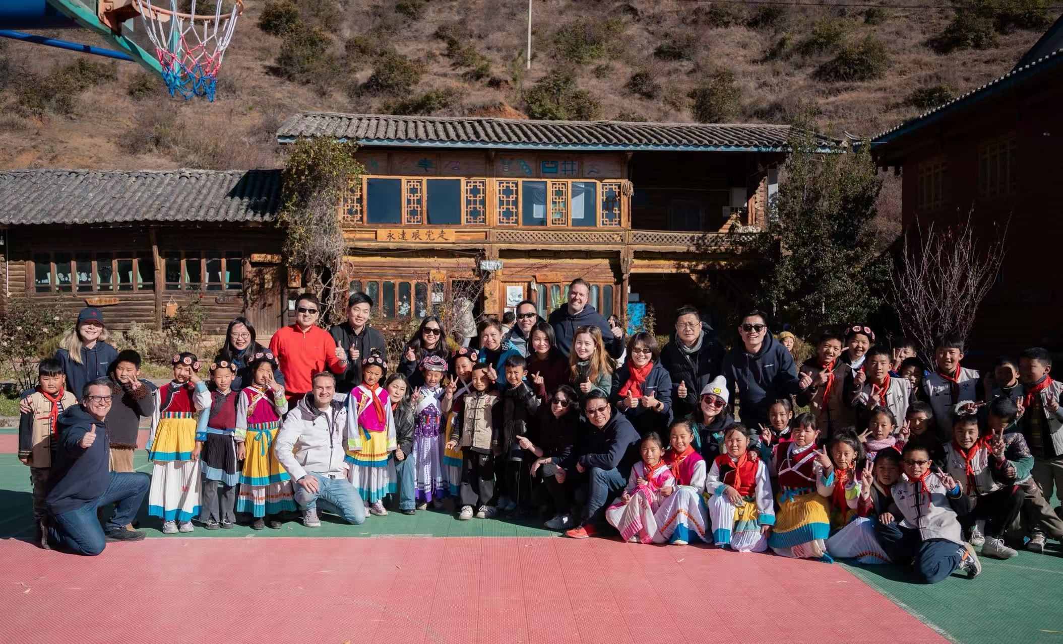 Cynthia and her CEIBS Global EMBA classmates at a charity event